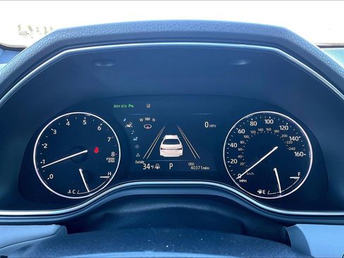 Used 2019 Toyota Avalon Limited image 23