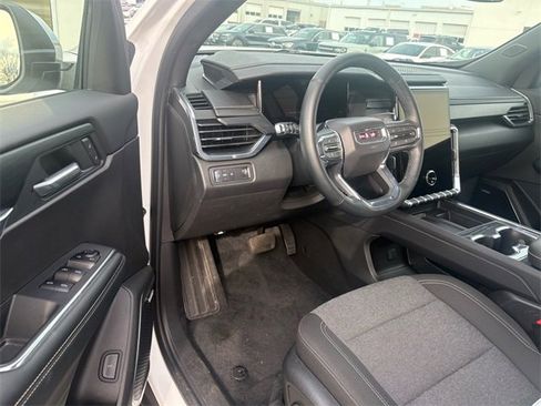 Used 2025 GMC Acadia Elevation image 7