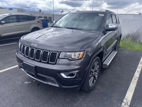 Used 2018 Jeep Grand Cherokee Limited w/ Jeep Active Safety Group AWD/4WD image 2