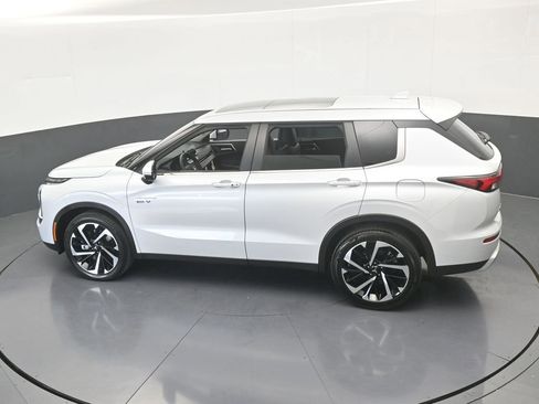 New 2025 Mitsubishi Outlander SE image 48