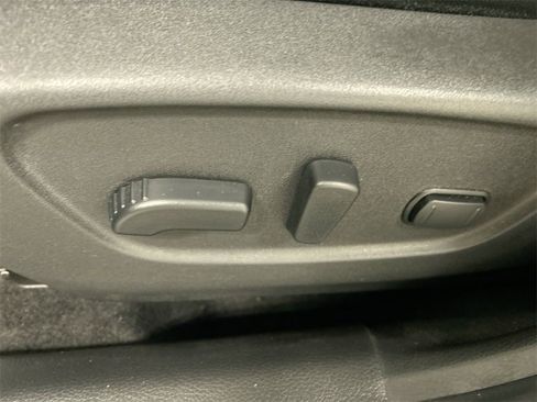 Used 2019 Nissan Rogue SV image 10