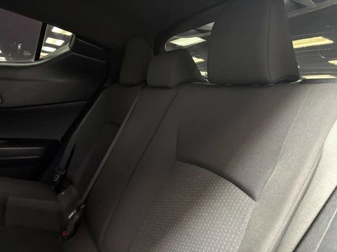 Used 2018 Toyota C-HR XLE image 23