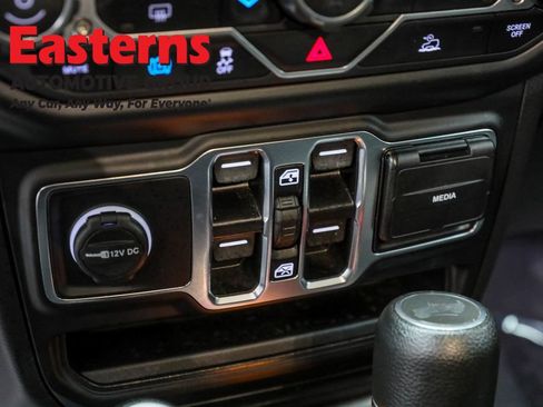 Used 2023 Jeep Wrangler Unlimited w/ 8.4" Radio Group image 21