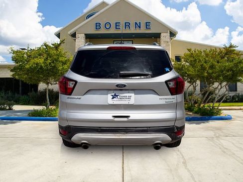 Used 2019 Ford Escape Titanium FWD image 4