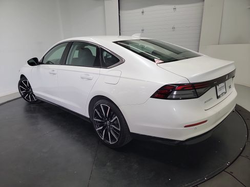 Used 2025 Honda Accord Touring image 6