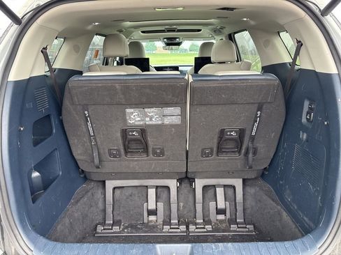 Used 2025 Kia Carnival SX FWD image 14