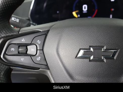 Used 2024 Chevrolet Trax RS w/ Sunroof Package FWD image 8