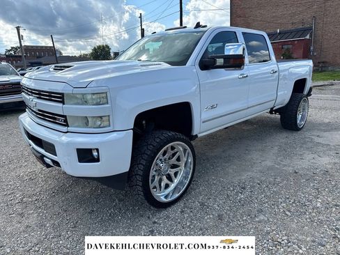 Used 2019 Chevrolet Silverado 2500 LTZ w/ Duramax Plus Package AWD/4WD image 4