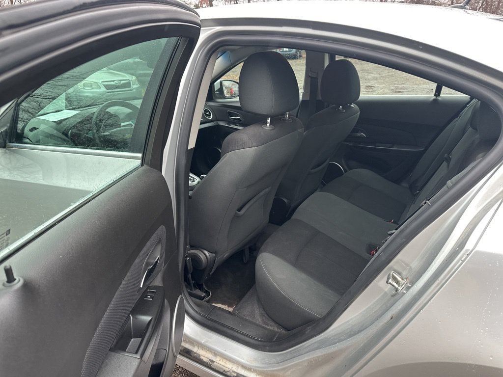 Used 2011 Chevrolet Cruze LT FWD image 12
