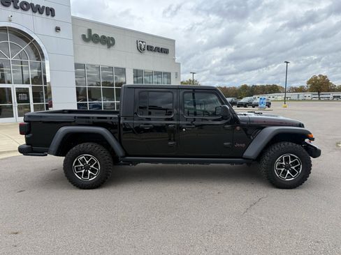 Used 2024 Jeep Gladiator Rubicon w/ Convenience Group image 2