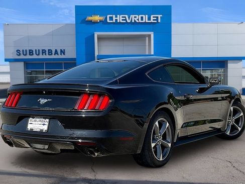 Used 2016 Ford Mustang Coupe RWD image 4