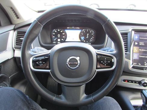 Used 2016 Volvo XC90 T6 Momentum w/ Vision Package image 11