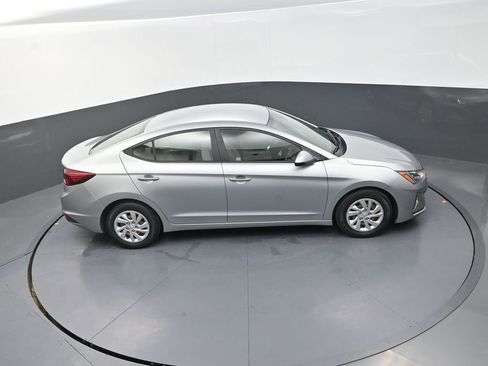 Used 2020 Hyundai Elantra SE image 20