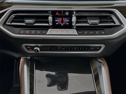 Certified 2023 BMW X6 xDrive40i w/ Executive Package image 16