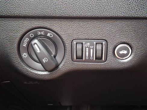 Used 2012 Dodge Charger R/T RWD image 24