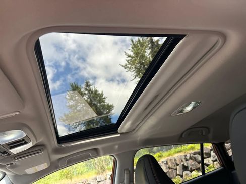 Certified 2025 Subaru Crosstrek 2.5i Limited w/ Crosstrek Mirror Package AWD/4WD image 18