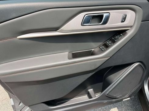 New 2026 Ford Explorer Active AWD/4WD image 20