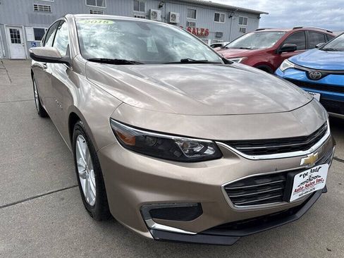 Used 2018 Chevrolet Malibu LT FWD image 11