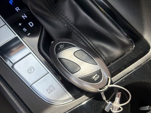 Used 2025 Hyundai Elantra SEL image 22