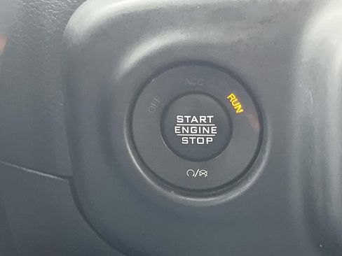 Used 2021 Jeep Gladiator Overland image 27