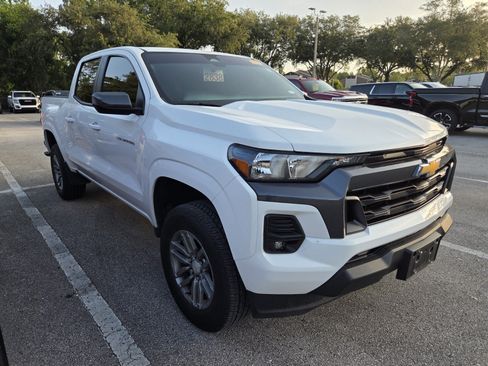 Used 2024 Chevrolet Colorado LT w/ LT Convenience Package AWD/4WD image 2