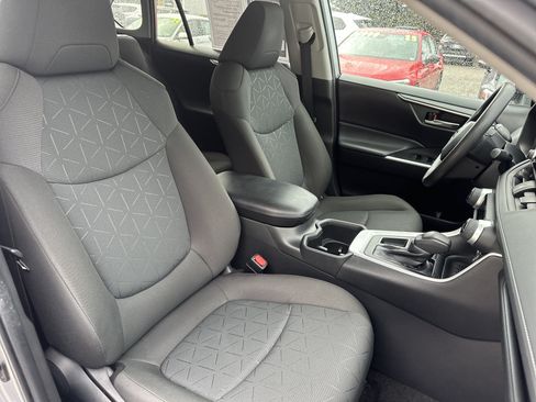 Used 2023 Toyota RAV4 XLE w/ Convenience Package FWD image 13