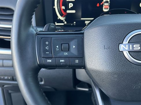 Certified 2025 Nissan Rogue SL w/ Tech Package image 11