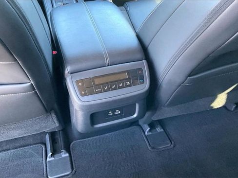 Certified 2025 Nissan Pathfinder SL image 31