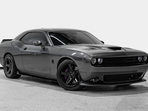 Used 2019 Dodge Challenger R/T Scat Pack w/ Dynamics Package RWD image 4