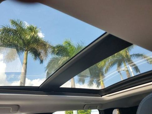 Used 2023 Mitsubishi Outlander SE image 30