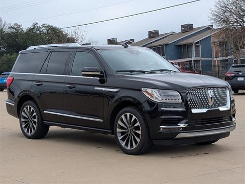 Used 2021 Lincoln Navigator Reserve image 3