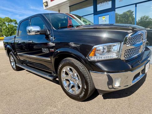 Used 2017 RAM 1500 Laramie AWD/4WD image 4
