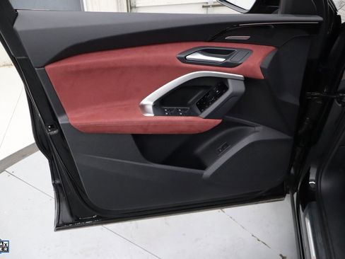 Used 2025 Audi SQ5 Premium Plus w/ Premium Plus Package image 14