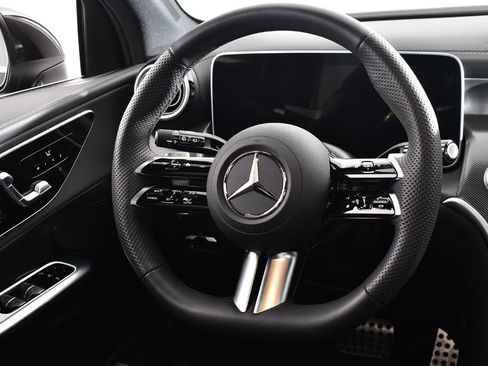 Used 2026 Mercedes-Benz GLC 300 4MATIC image 21