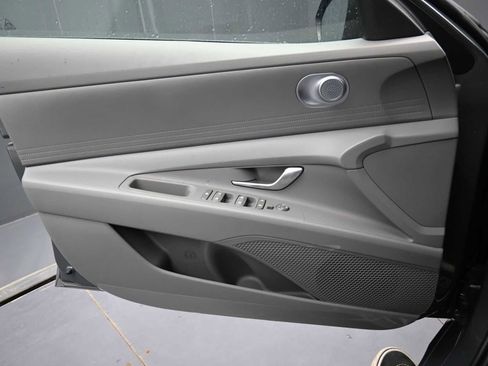 New 2026 Hyundai Elantra SE FWD image 11