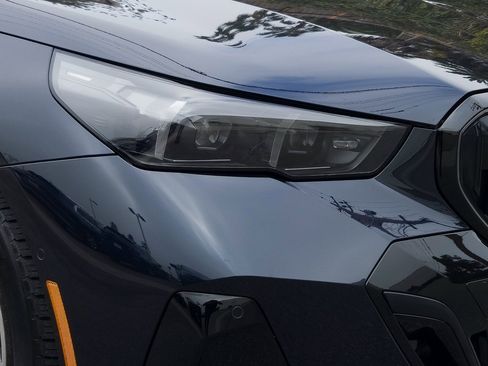 Used 2025 BMW 530i w/ M Sport Package image 7