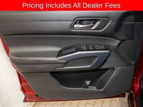 Used 2024 Nissan Pathfinder SL w/ SL Premium Package FWD image 15