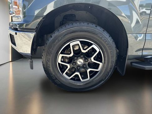 Used 2018 Ford F150 XLT w/ Equipment Group 302A Luxury AWD/4WD image 9