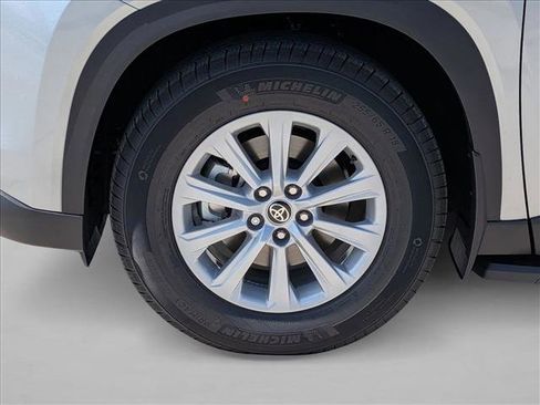 New 2026 Toyota Grand Highlander FWD image 10