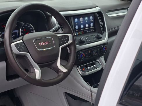 Used 2023 GMC Acadia SLT image 25