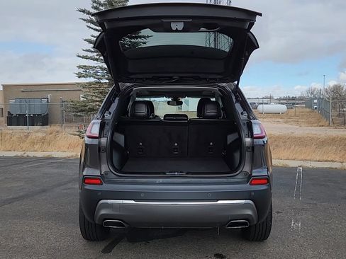 Used 2019 Jeep Cherokee Limited image 19