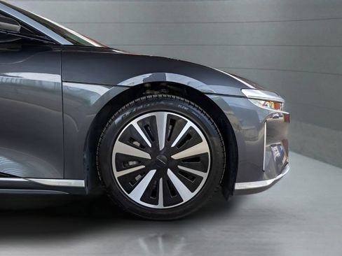 Used 2023 Lucid Air Touring AWD/4WD image 10