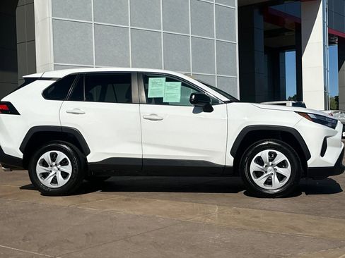 Used 2024 Toyota RAV4 LE AWD/4WD image 3