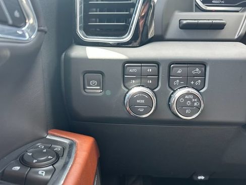 Used 2023 GMC Sierra 1500 Denali Ultimate AWD/4WD image 32