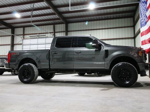 Used 2019 Ford F250 Lariat AWD/4WD image 14
