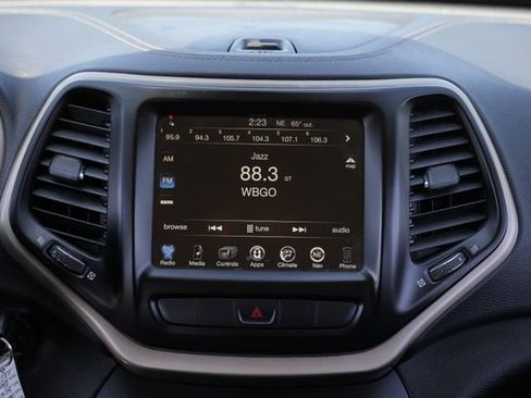 Used 2014 Jeep Cherokee Latitude w/ Cold Weather Group AWD/4WD image 30