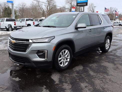 Used 2024 Chevrolet Traverse LS w/ Safety Package image 32