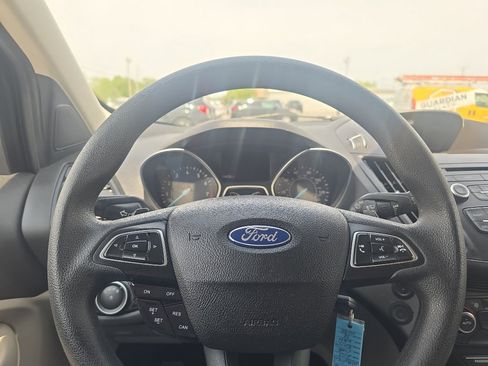 Used 2017 Ford Escape SE AWD/4WD image 19