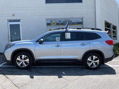 Used 2023 Subaru Ascent Premium w/ Convenience Package AWD/4WD image 2