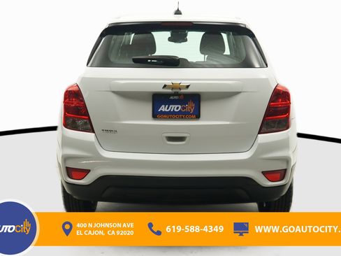 Used 2020 Chevrolet Trax LS FWD image 12